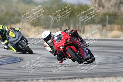 media/Dec-01-2025-Moto Forza (Mon) [[2daa91e15f]]/1-Advanced Group/Session 3 (Turn 3)/